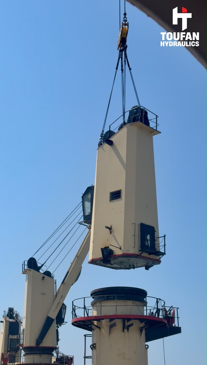 MV Flora – Crane Slewing Bearing Replacement — 2