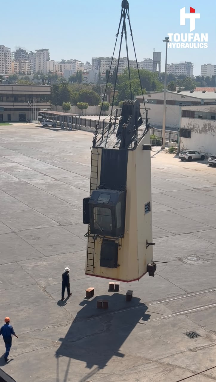 MV Flora – Crane Slewing Bearing Replacement — 5